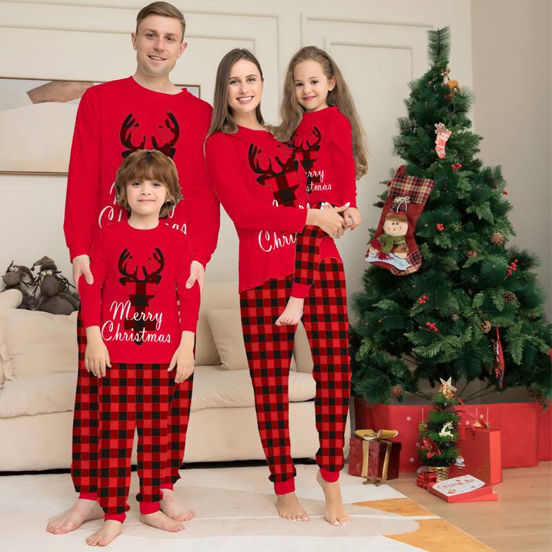 Pyjamas de Noël assortis pour toute la famille