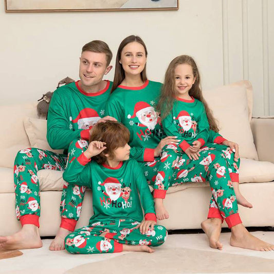 Pyjama de Noël familial assorti avec le Père Noël