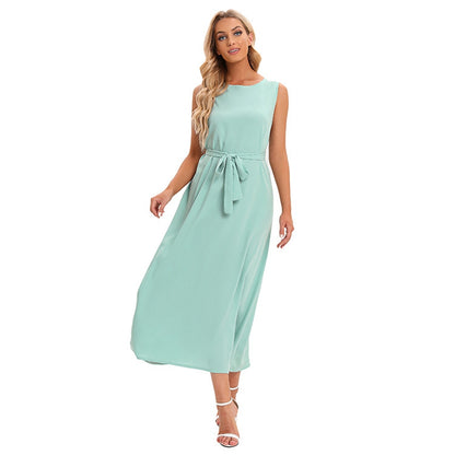 Abaya de couleur unie sous une robe sans manches pour femmes musulmanes
