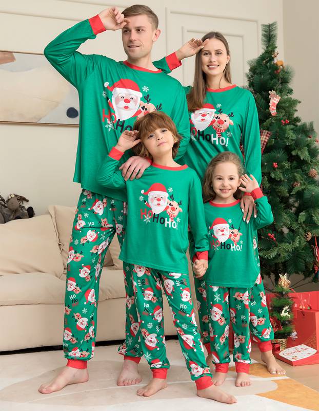 Pyjama de Noël familial assorti avec le Père Noël