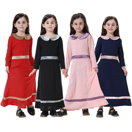 Belle robe arabe que les jeunes filles portent pour enfants