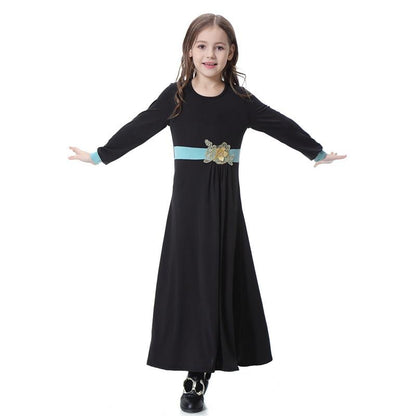 Robe Abaya pour belles filles arabes du Moyen-Orient avec appliques