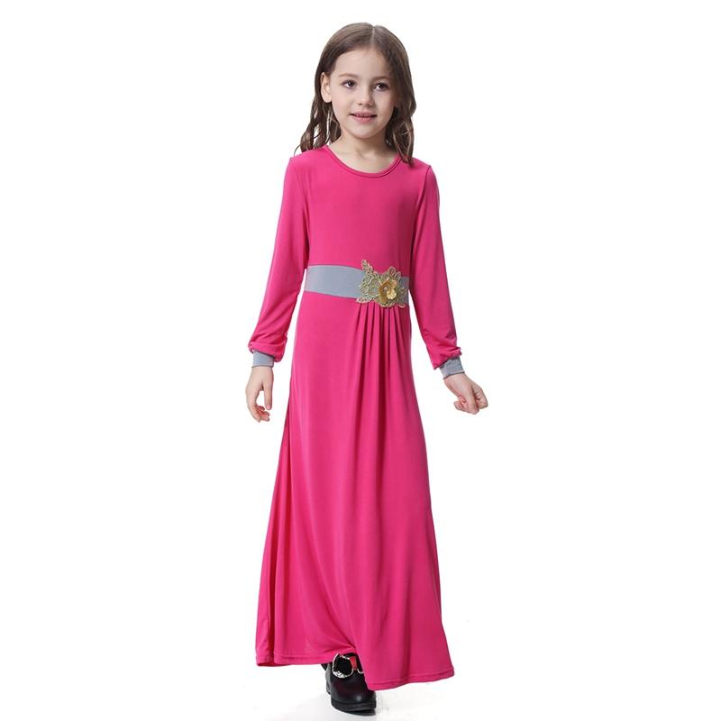 Robe Abaya pour belles filles arabes du Moyen-Orient avec appliques