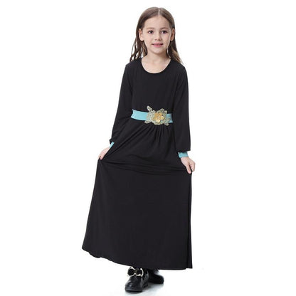 Robe Abaya pour belles filles arabes du Moyen-Orient avec appliques