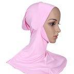 Femmes musulmanes sous hijab intérieur