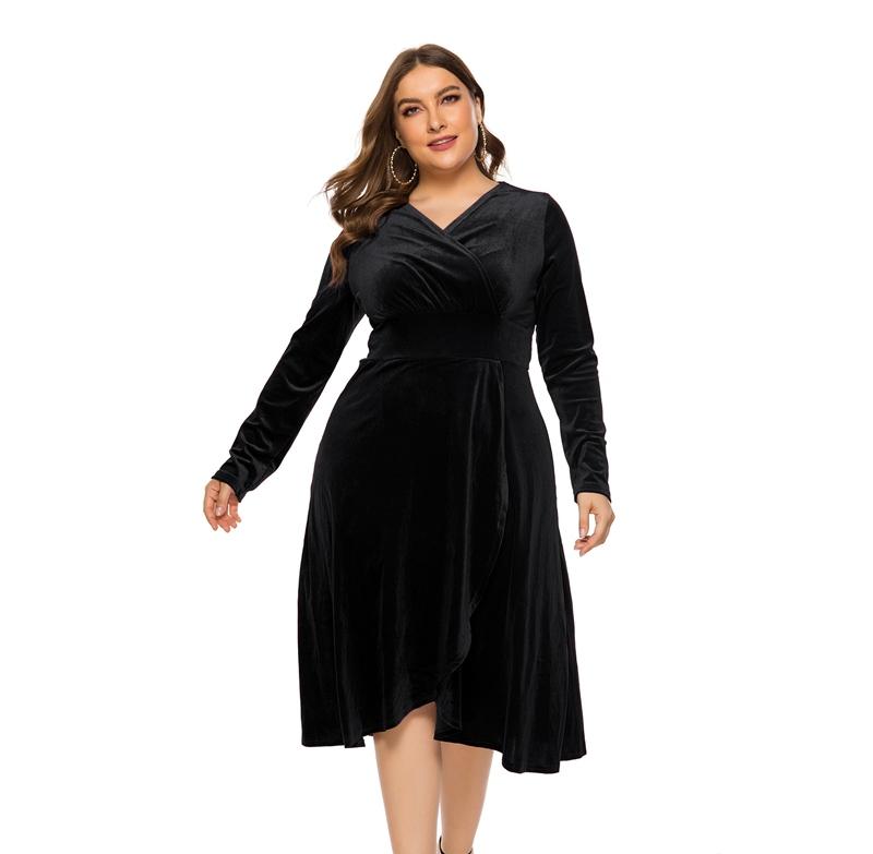 Elegant Golden velvet V-Neck Plus Size Women Dress